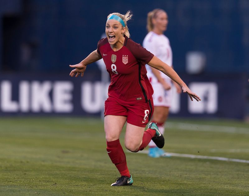 WNT - Julie Ertz